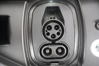 2022 Ford F-150 Lightning — photo 8 of 17