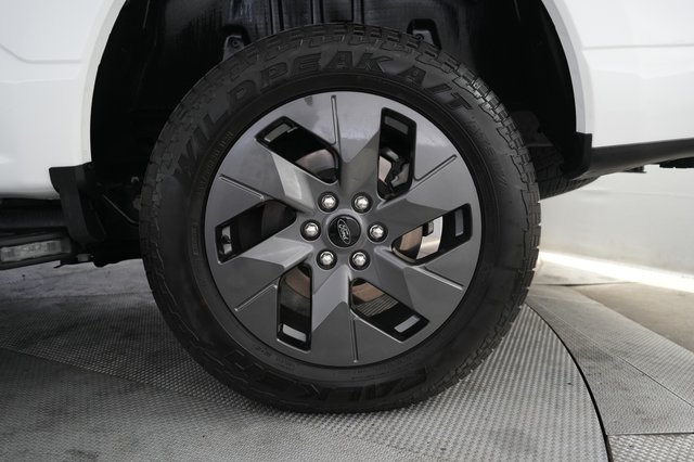 2022 Ford F-150 Lightning — photo 7 of 17