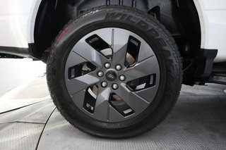 2022 Ford F-150 Lightning — photo 11 of 17