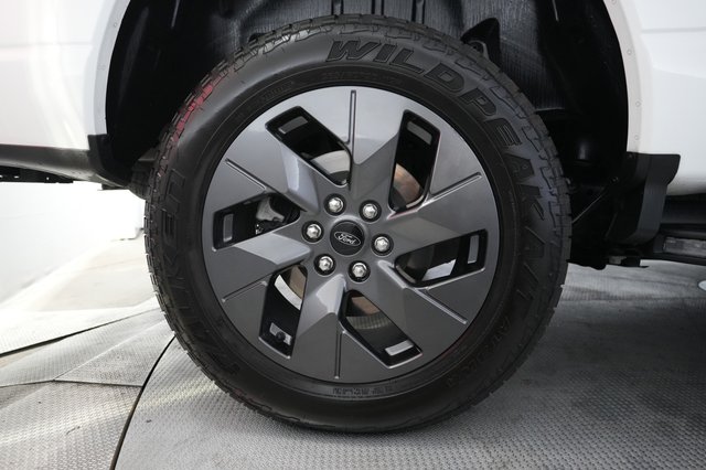 2022 Ford F-150 Lightning — photo 11 of 17