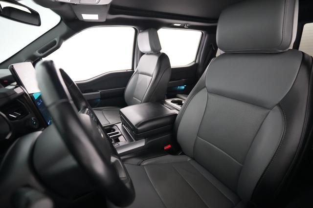 2022 Ford F-150 Lightning — photo 3 of 17