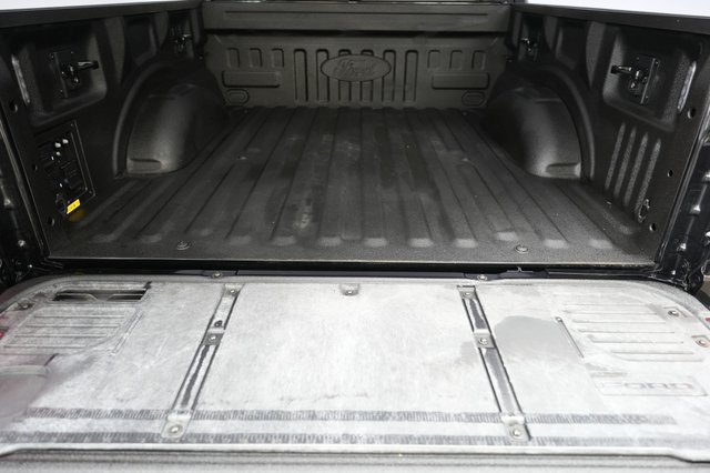 2022 Ford F-150 Lightning — photo 6 of 16