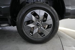 2022 Ford F-150 Lightning — photo 7 of 16