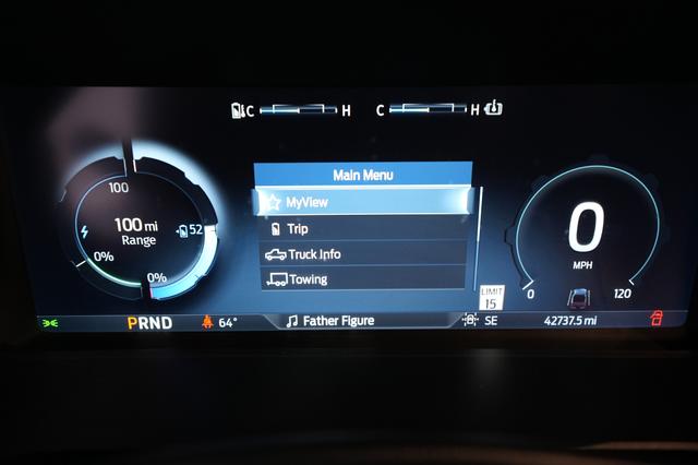 2022 Ford F-150 Lightning — photo 5 of 16
