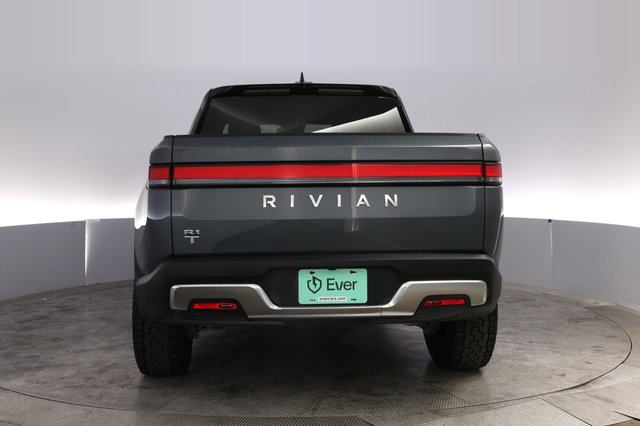 2023 Rivian R1T — photo 12 of 28