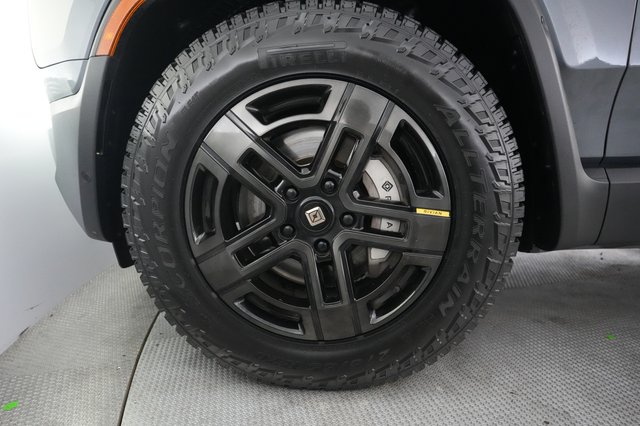 2023 Rivian R1T — photo 15 of 28
