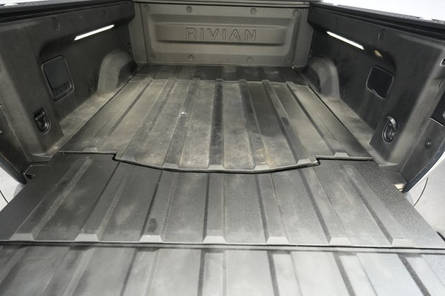 2023 Rivian R1T — photo 6 of 28