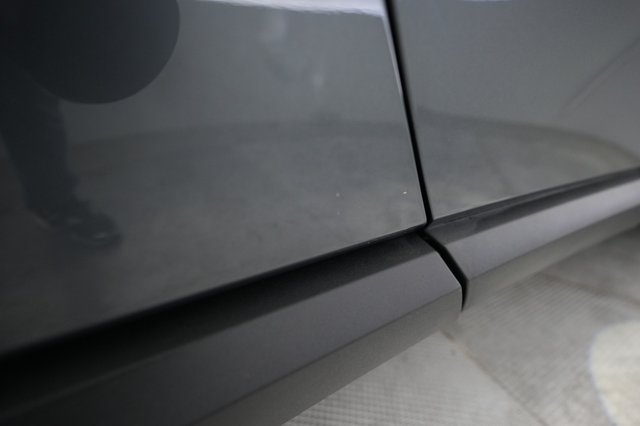 2023 Rivian R1T — photo 23 of 28