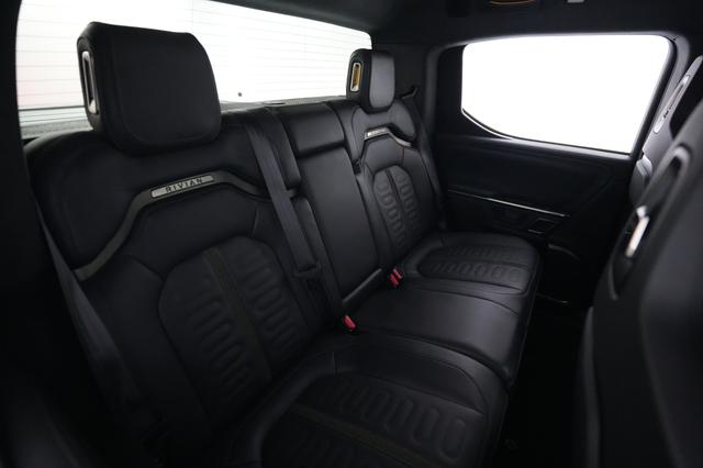 2023 Rivian R1T — photo 4 of 28