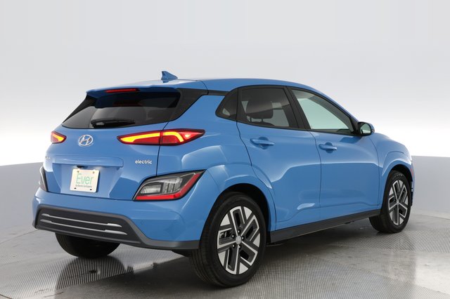 2022 Hyundai Kona — photo 2 of 22