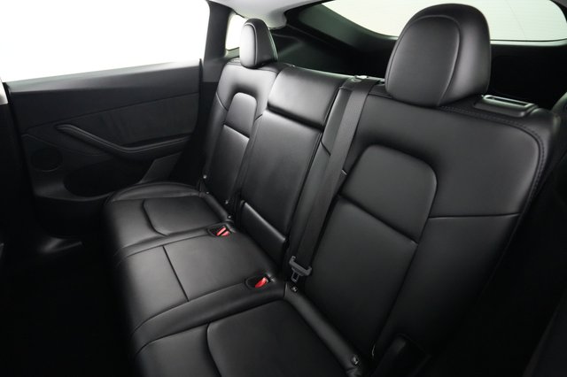 2025 Tesla Model Y — photo 19 of 21