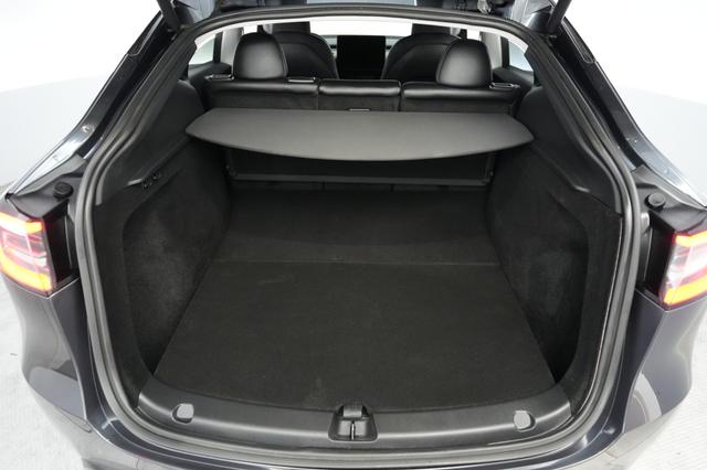 2025 Tesla Model Y — photo 6 of 21