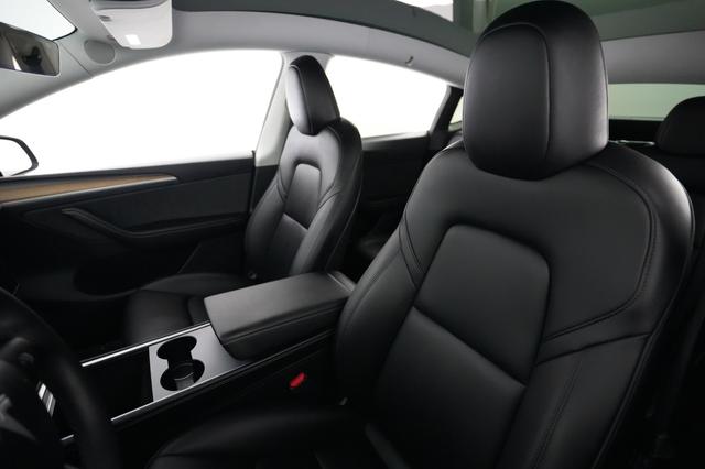 2025 Tesla Model Y — photo 3 of 21