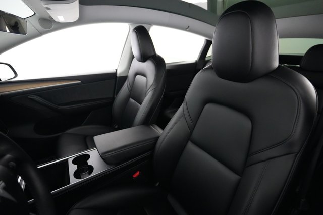 2025 Tesla Model Y — photo 3 of 21