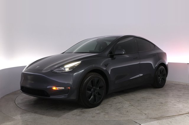 2025 Tesla Model Y — VIN 7SAYGDEE8SA350152