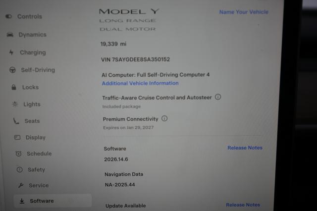 2025 Tesla Model Y — photo 5 of 21