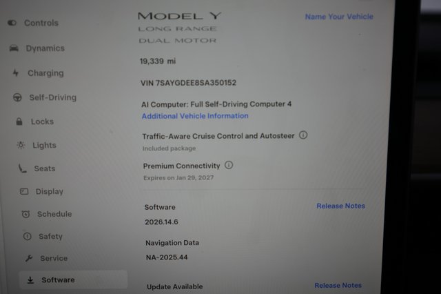 2025 Tesla Model Y — photo 5 of 21