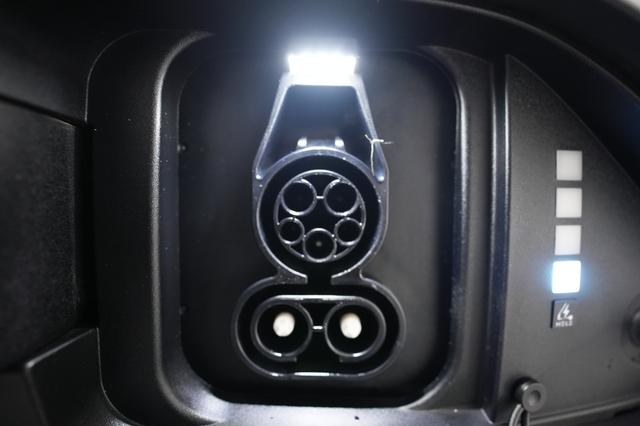 2024 Hyundai Kona Electric — photo 8 of 25