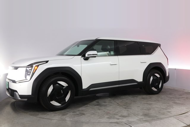 2024 Kia EV9 — photo 14 of 23