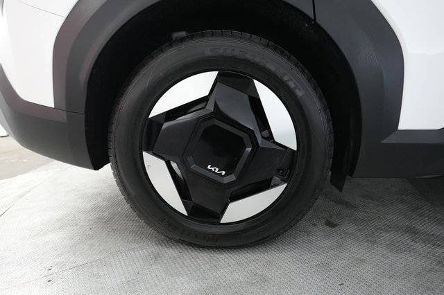 2024 Kia EV9 — photo 17 of 23