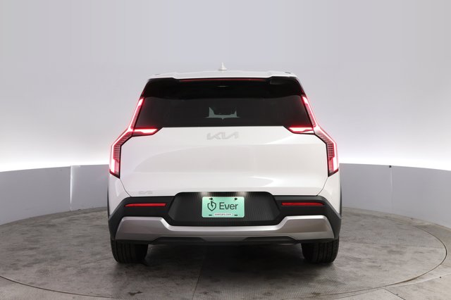 2024 Kia EV9 — photo 12 of 23