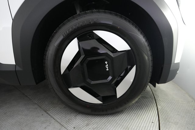 2024 Kia EV9 — photo 16 of 23
