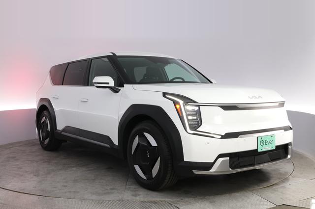 2024 Kia EV9 — photo 10 of 23