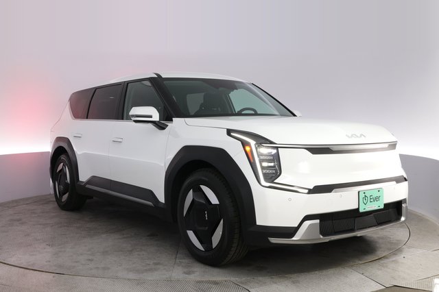 2024 Kia EV9 — photo 10 of 23