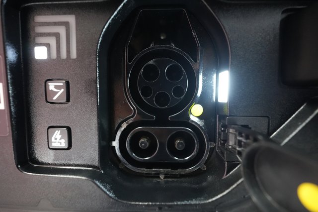 2024 Kia EV9 — photo 8 of 28