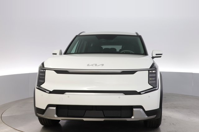 2024 Kia EV9 — photo 9 of 31