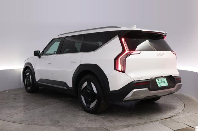 2024 Kia EV9 — photo 13 of 28