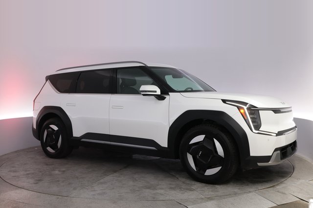 2024 Kia EV9 — photo 11 of 28