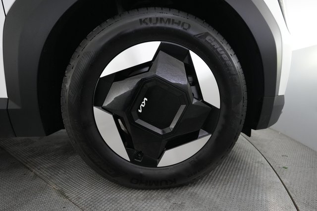 2024 Kia EV9 — photo 16 of 28