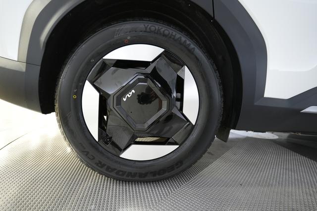 2024 Kia EV9 — photo 7 of 31
