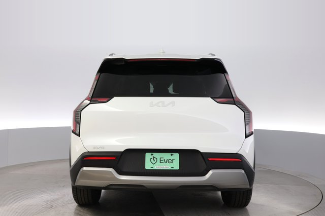 2024 Kia EV9 — photo 12 of 31