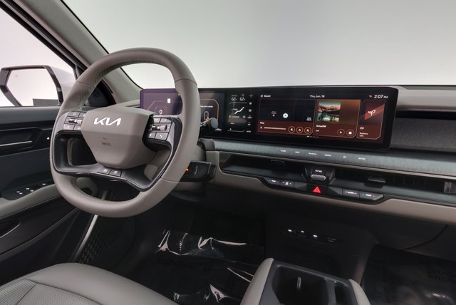2024 Kia EV9 — photo 22 of 31