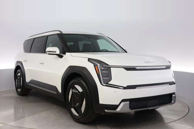 2024 Kia EV9 — photo 10 of 31