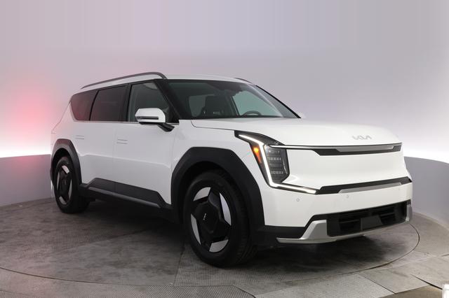 2024 Kia EV9 — photo 10 of 28