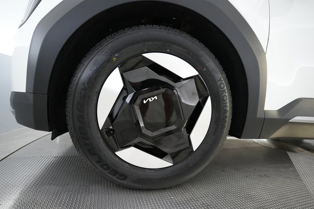 2024 Kia EV9 — photo 16 of 31