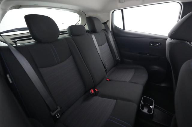 2025 Nissan LEAF — photo 4 of 20