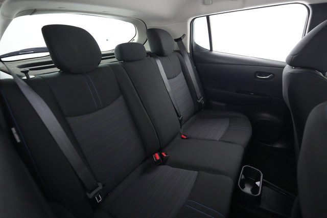 2025 Nissan LEAF — photo 4 of 20
