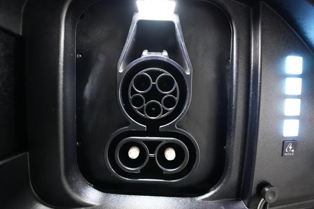 2024 Hyundai Kona Electric — photo 8 of 24