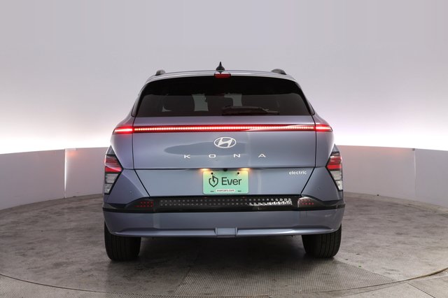 2024 Hyundai Kona Electric — photo 12 of 24