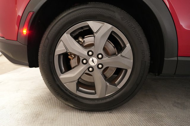 2021 Ford Mustang Mach-E — photo 17 of 31