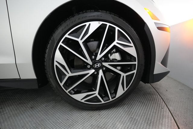 2025 Hyundai IONIQ 6 — photo 16 of 24
