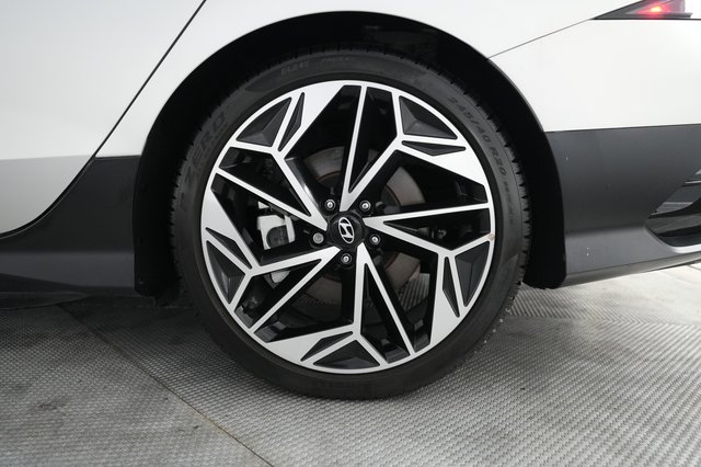 2025 Hyundai IONIQ 6 — photo 7 of 24