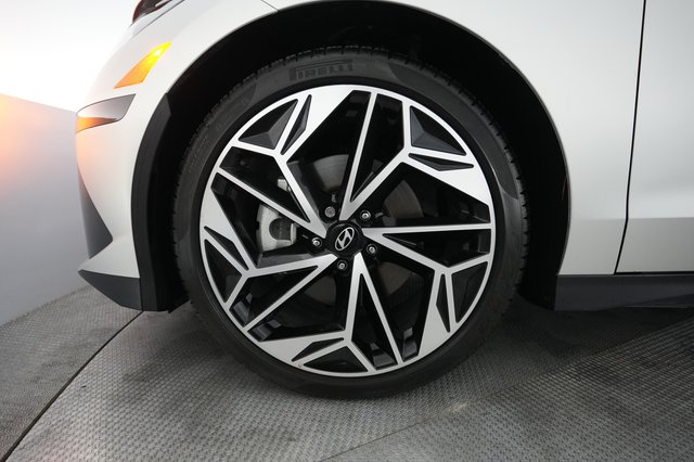 2025 Hyundai IONIQ 6 — photo 15 of 24