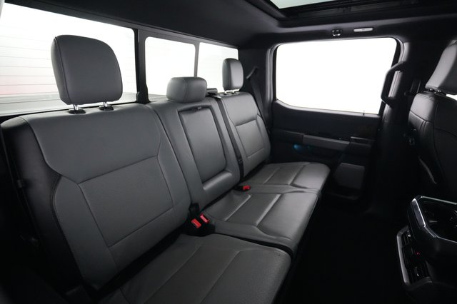 2022 Ford F-150 Lightning — photo 4 of 17