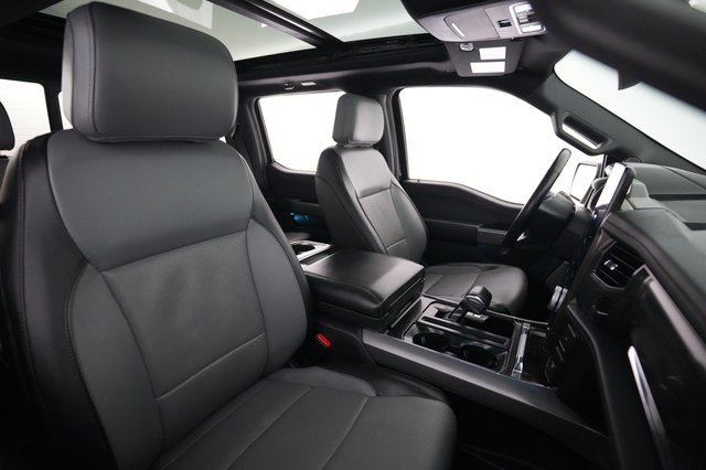 2022 Ford F-150 Lightning — photo 12 of 17
