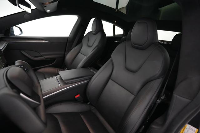 2022 Tesla Model S — photo 3 of 19